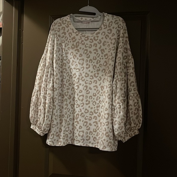 Pink Lily long sleeve shirt, size M - Picture 4 of 5
